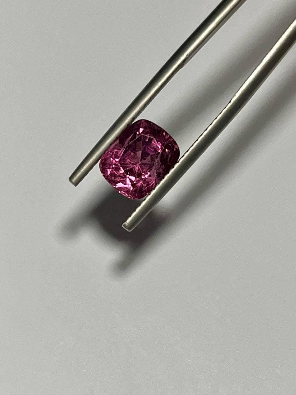 Natural Spinel Vivid Pink-Purple color 3.10 CT Burma