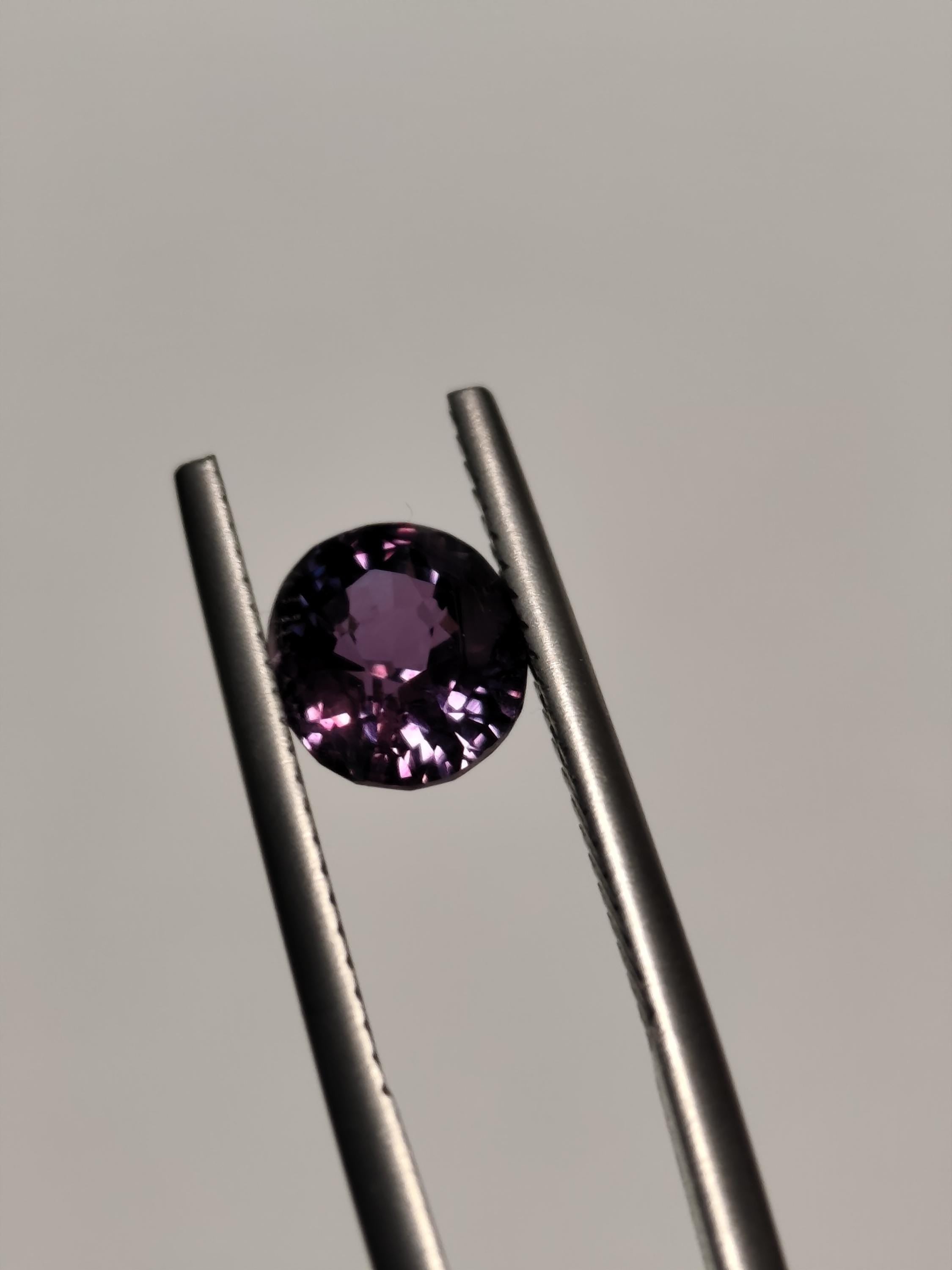 Natural Sapphire violet-purple bi-color Sri-Lanka heated