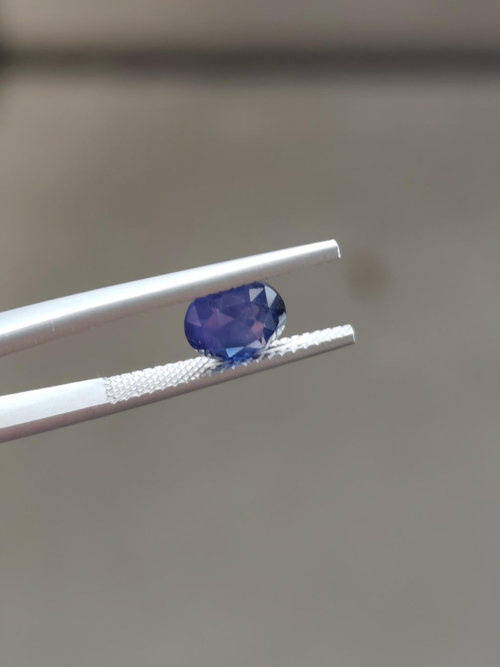 2.00 Ct Unheated Color Shift Sapphire Natural Bi-Color Blue Violet Ceylon Oval Gemstone