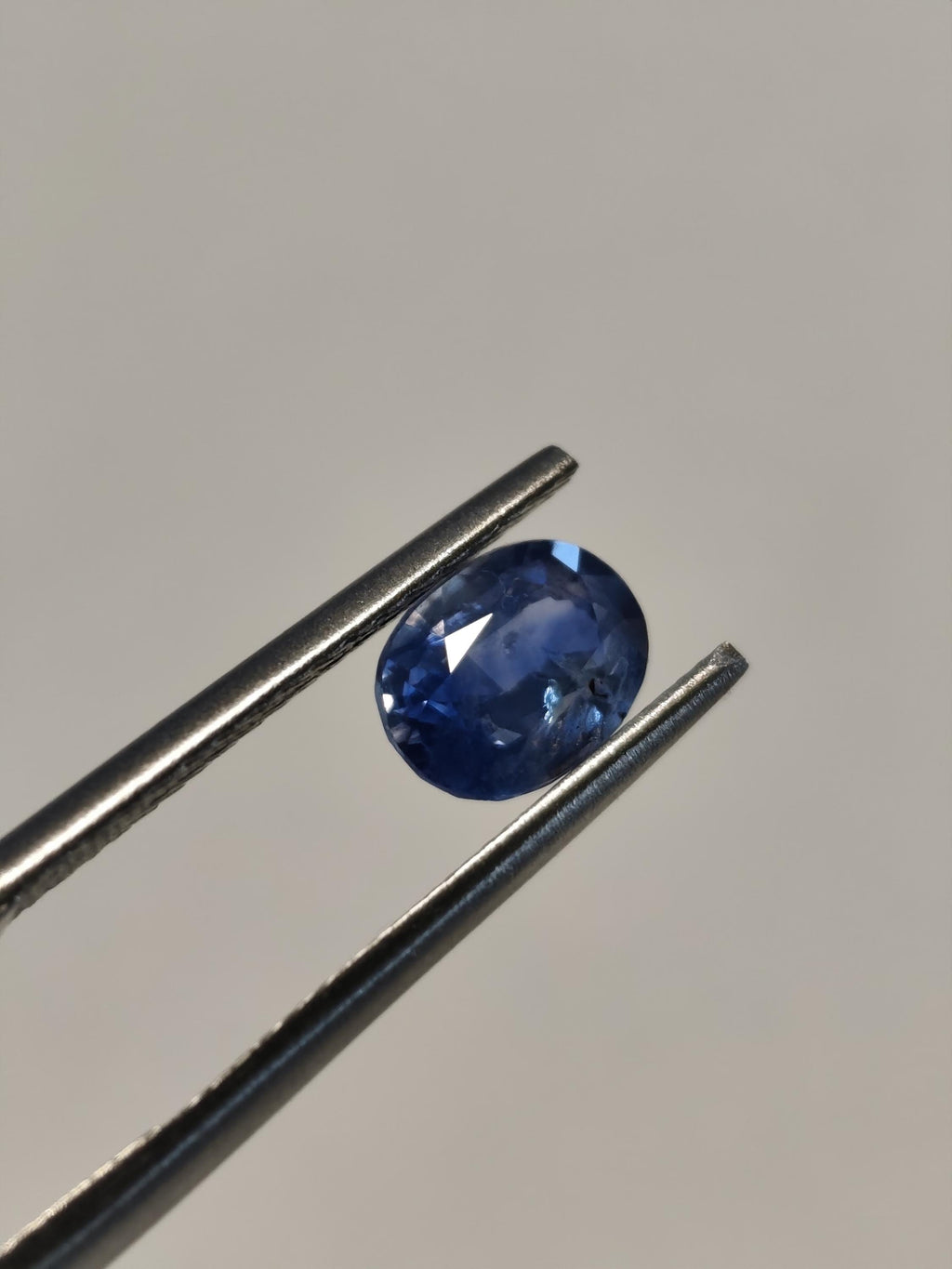 1.58 Ct Electric Royal Blue Sapphire Natural Heated Oval Vivid Neon Gemstone  for Ring