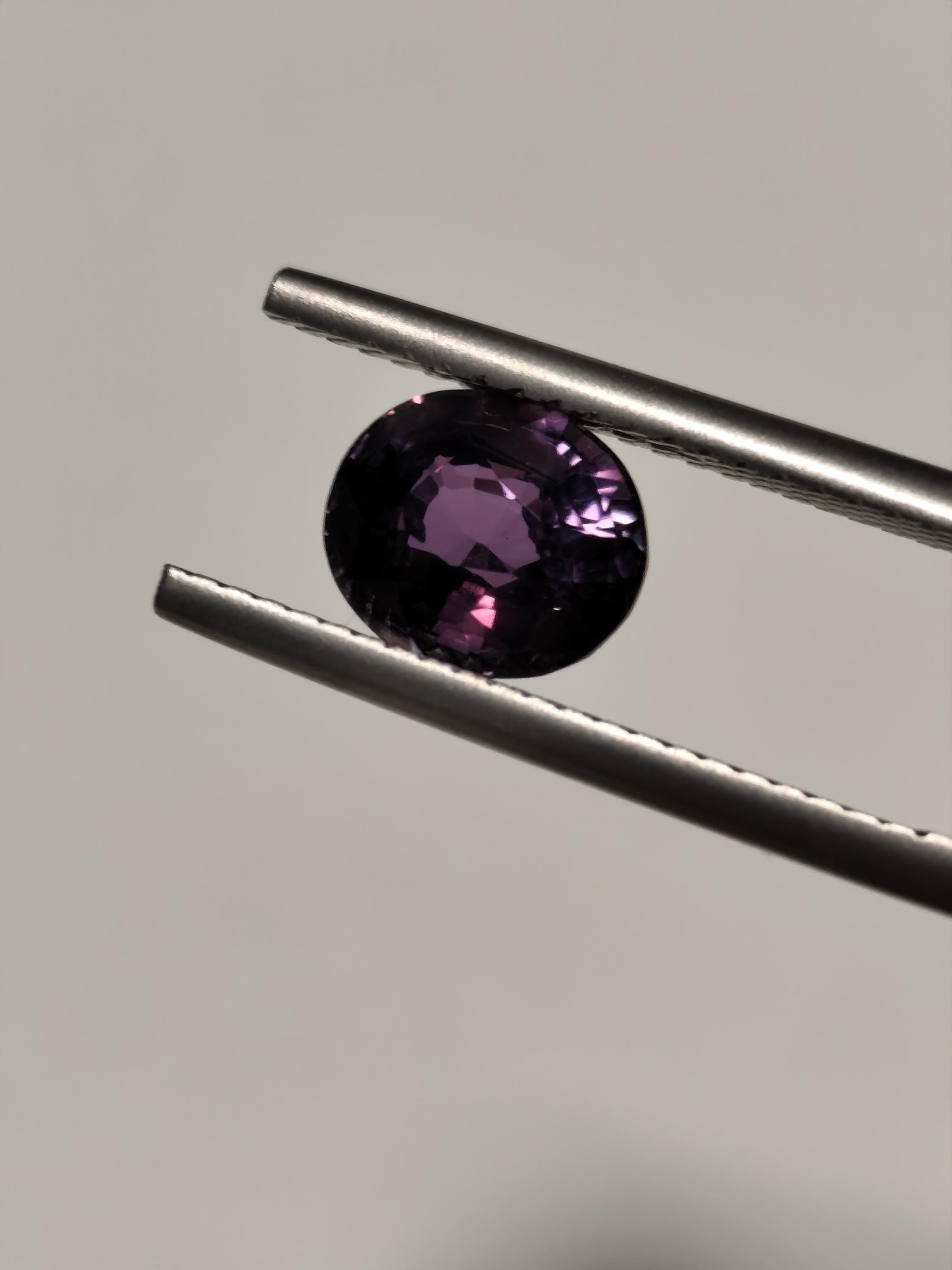 Natural Sapphire violet-purple bi-color Sri-Lanka heated
