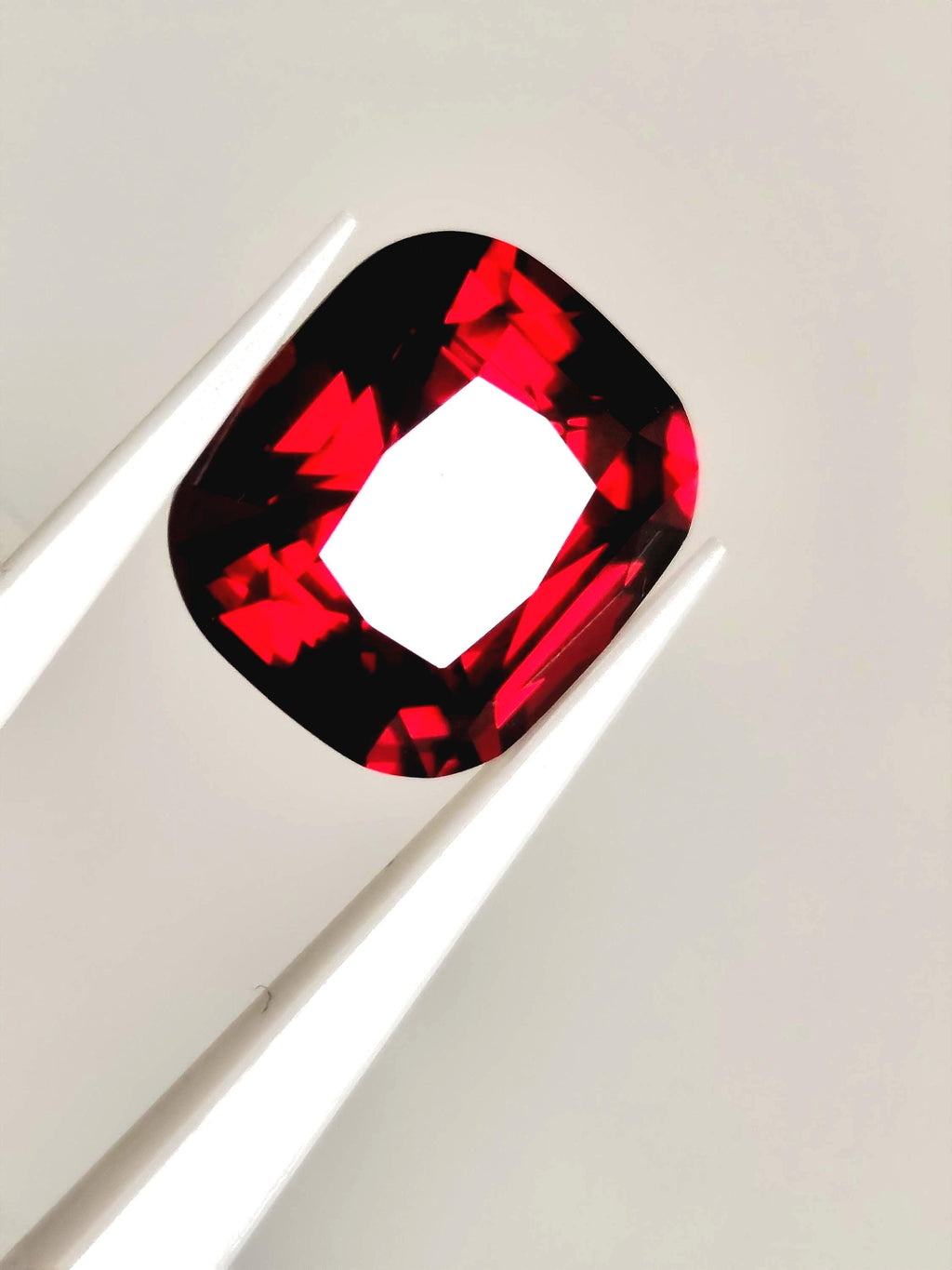 Natural Red Garnet Gemstone (10.92 CT, 13.29x11.86x8.11 mm)