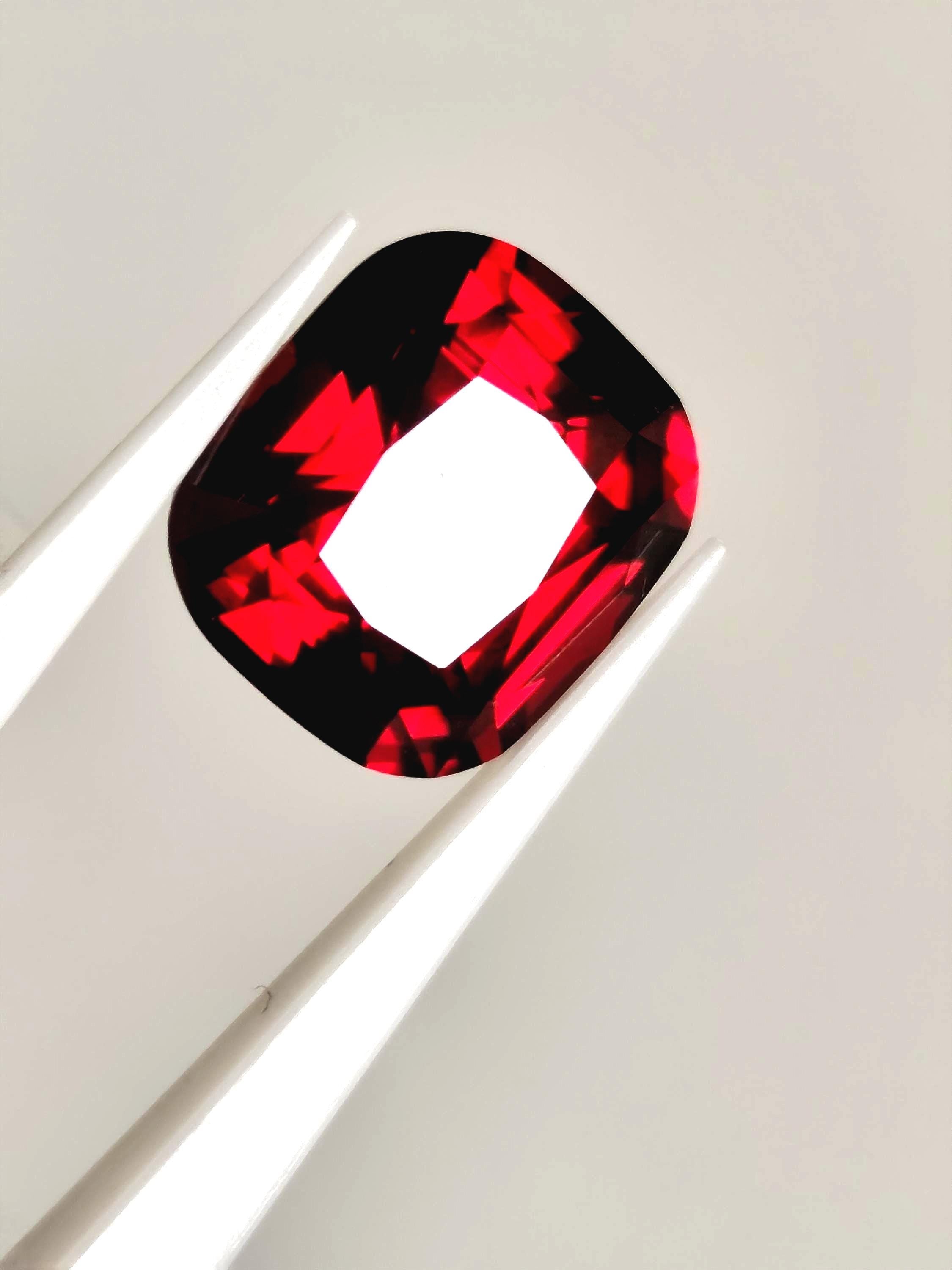 Natural Red Garnet Gemstone (10.92 CT, 13.29x11.86x8.11 mm)