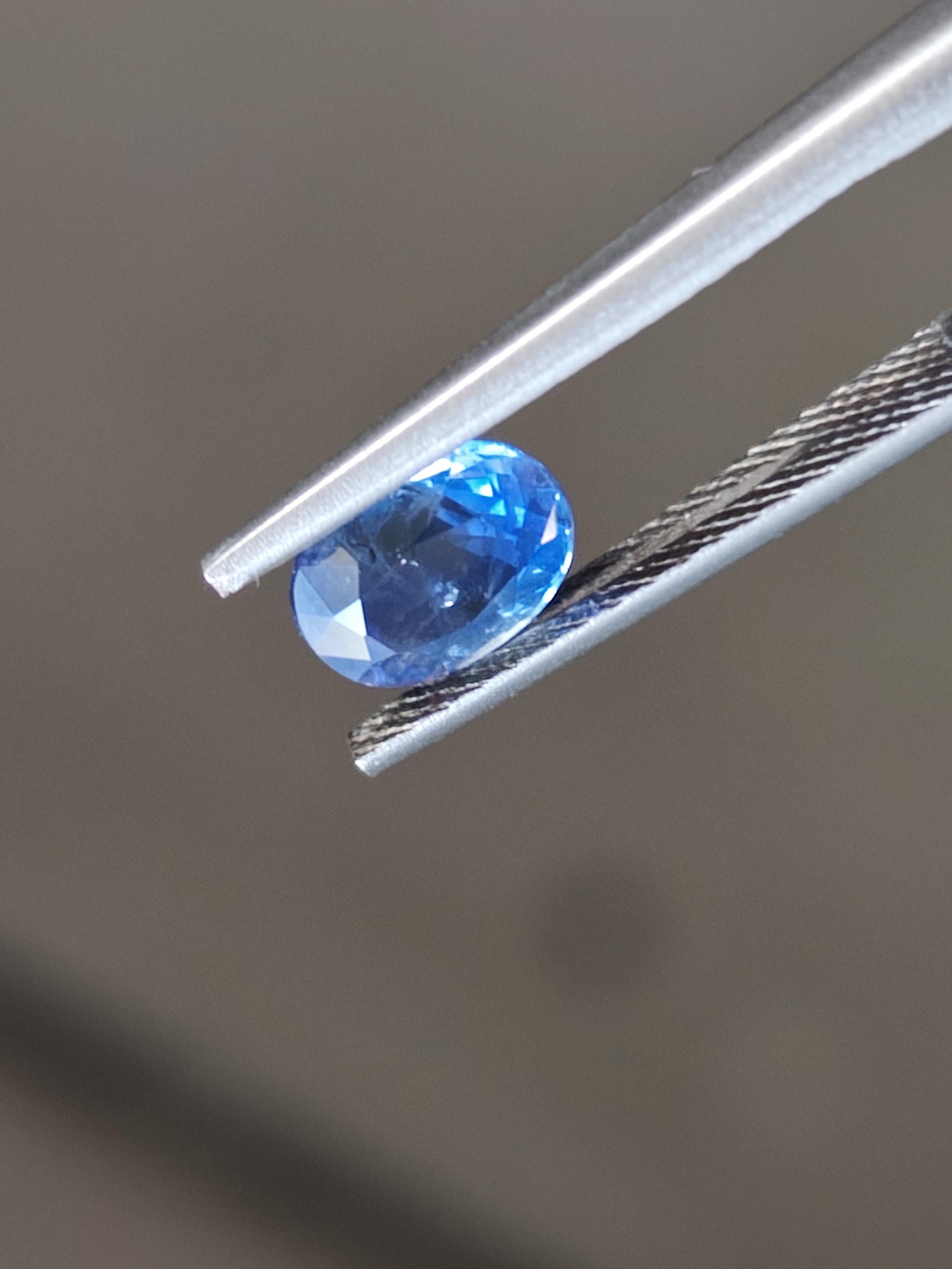 1.58 Ct Electric Royal Blue Sapphire Natural Heated Oval Vivid Neon Gemstone  for Ring