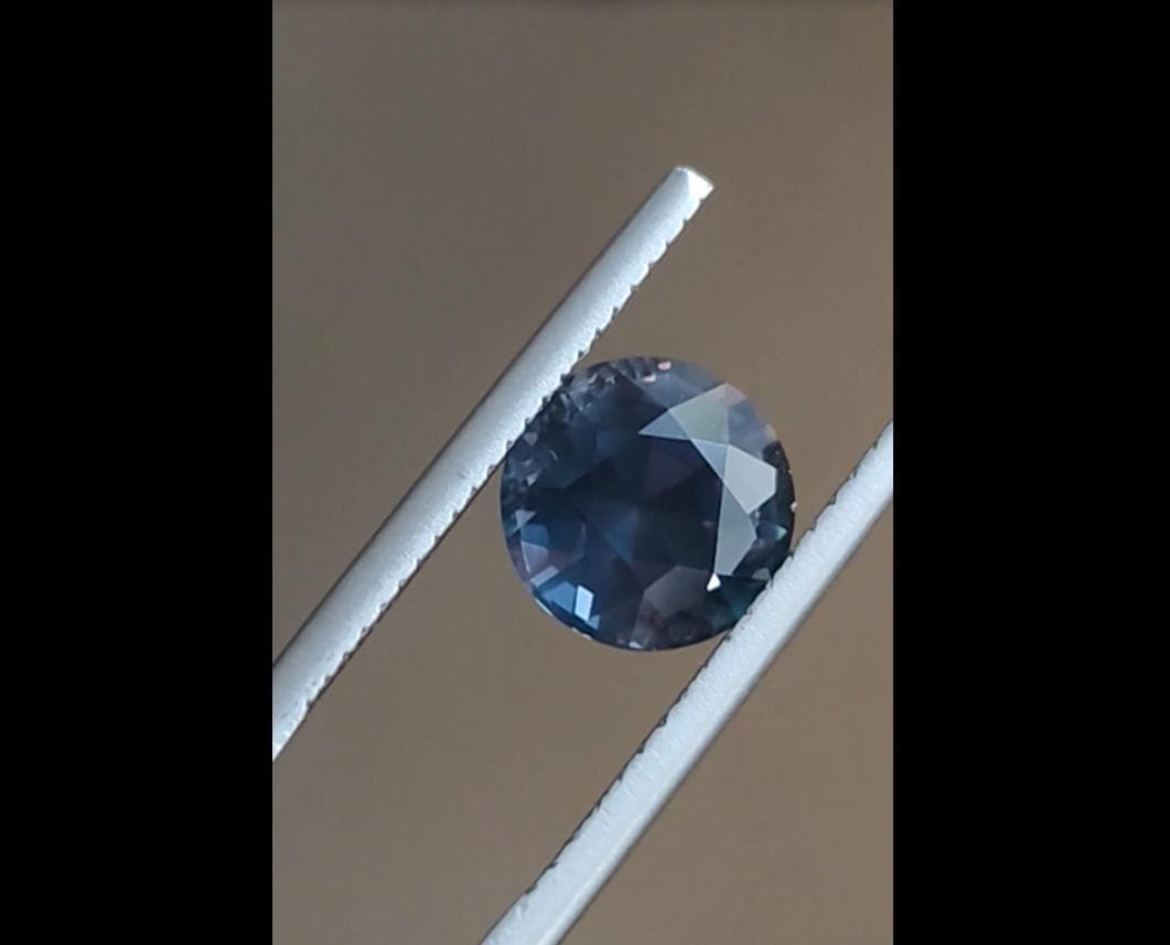 2.76 Ct Natural Color Change Sapphire | Teal To Reddish Purple | Certified Sapphire Sri Lanka
