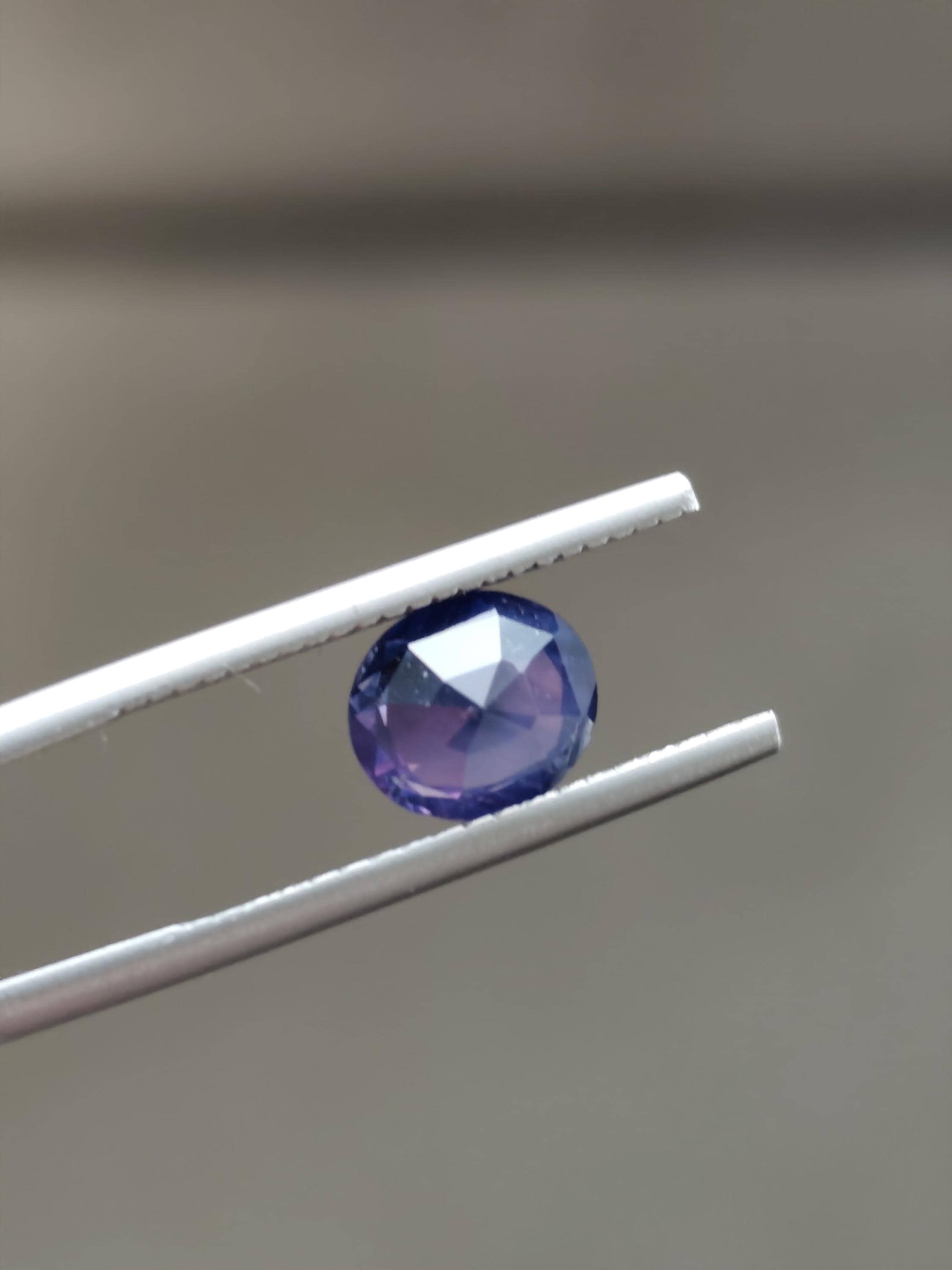 2.00 Ct Unheated Color Shift Sapphire Natural Bi-Color Blue Violet Ceylon Oval Gemstone